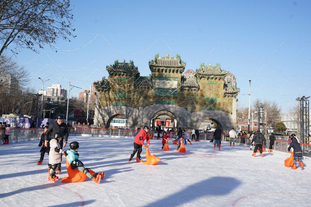 野性不可驾驭，美女球员莱曼晒大尺度艺术照（莱曼释出大胆艺术写真，尽显不羁气质）