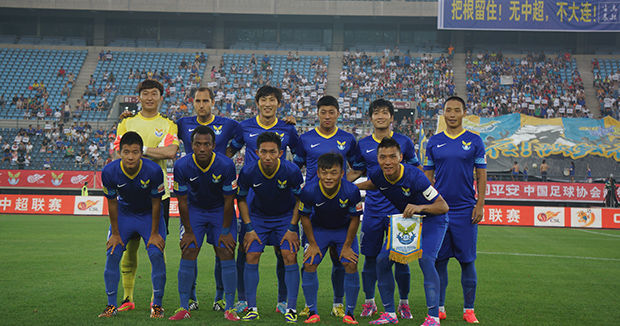 凯恩谈阿森纳：和巴黎是不同的球队，在防守上更强一些（凯恩：阿森纳与巴黎风格迥异，防线更扎实）