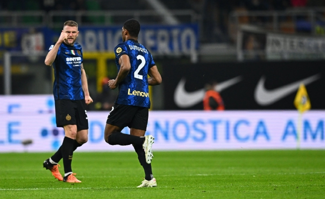 今天一条龙破门！这动作幅度，这过人摆脱后的射门，...（今日连过数人一条龙破门！动作大开大合，摆脱后那脚射门太炸裂）