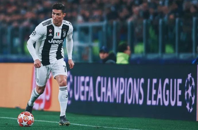 范戴克：更衣室的氛围一直很好，我们都渴望扭转局面（范戴克：更衣室始终团结，大家都盼尽快扭转颓势）