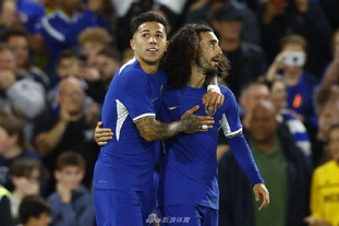 德媒：拜仁曾愿意放走格雷茨卡，帕利尼亚离开后前者确定留队（德媒：拜仁一度愿意放走格雷茨卡，帕利尼亚离队后他已确定留队）