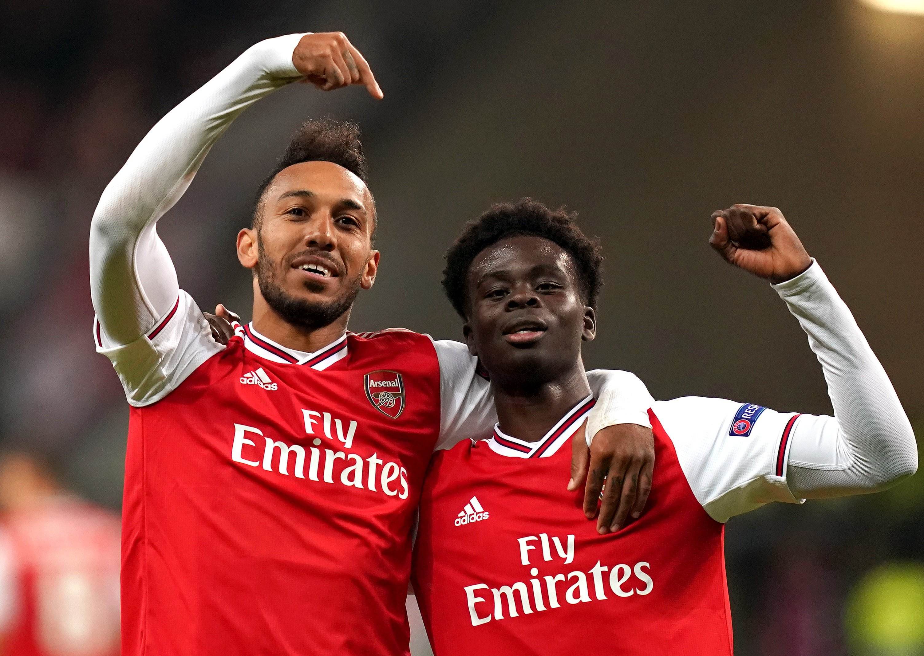 曼联球迷圣诞愿望清单：拿足总杯+欧冠资格，冬窗继续补强（红魔球迷圣诞心愿：冲击足总杯冠军、稳获欧冠席位，冬窗再补强）