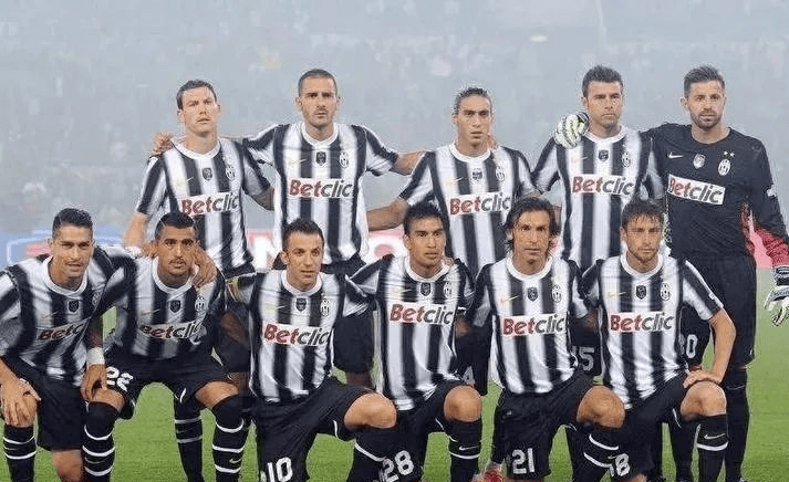 剑南春｜米兰连丢两球2-2帕尔马，莱奥点射，萨56贴地斩破门（剑南春｜米兰先丢两球2-2帕尔马：莱奥点射，萨勒马克尔斯56分钟贴地斩）